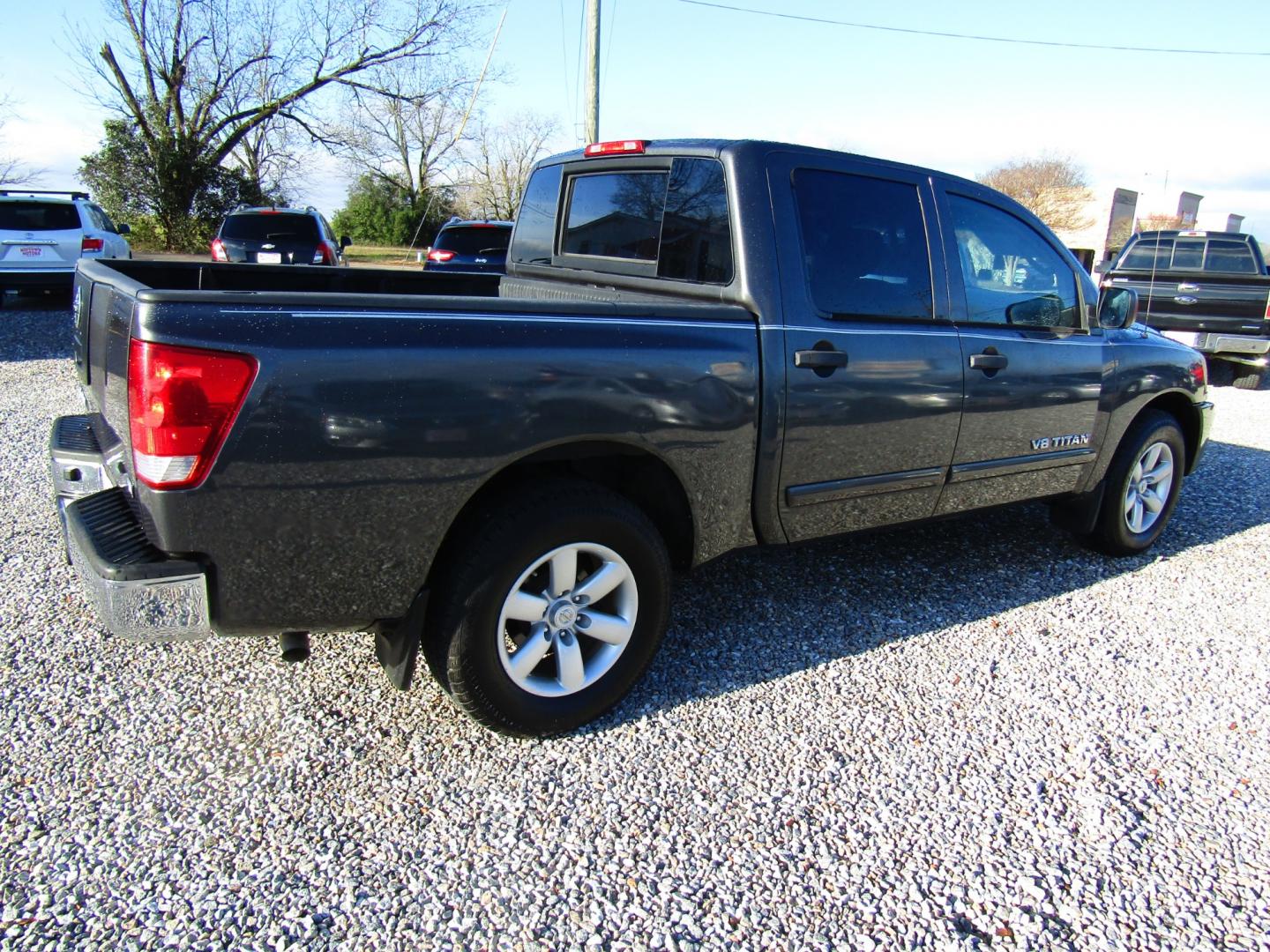 2011 Gray Nissan Titan S Crew Cab 2WD (1N6AA0EKXBN) with an 5.6L V8 DOHC 32V engine, Automatic transmission, located at 15016 S Hwy 231, Midland City, AL, 36350, (334) 983-3001, 31.306210, -85.495277 - Photo#7